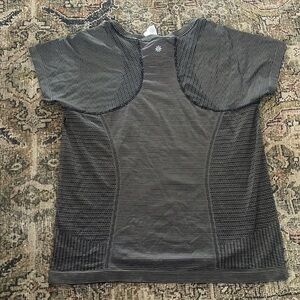 Athleta Black Striped T-Shirt Size Large Stretchy EUC